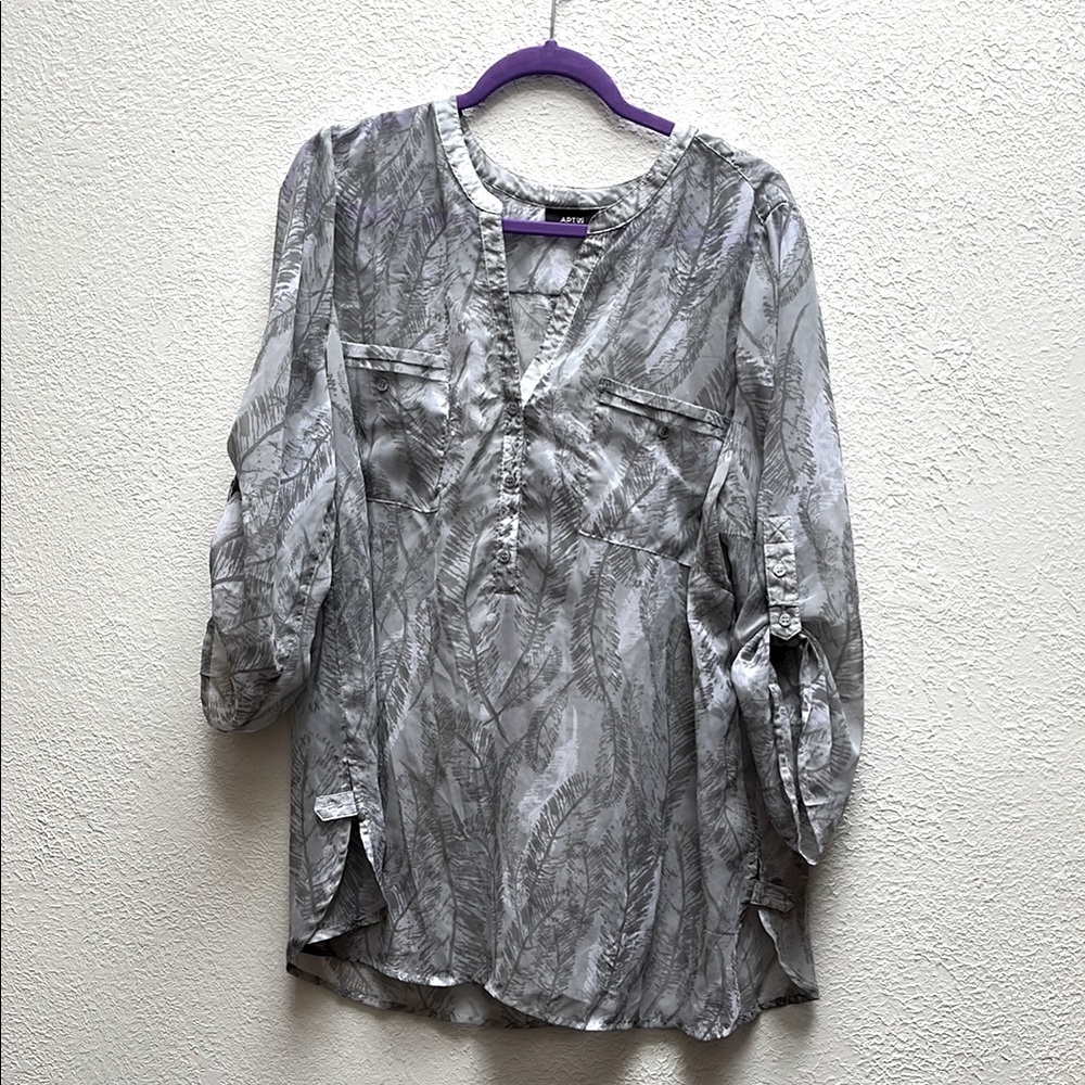 Sheer Patterned Women's Top Size 1X